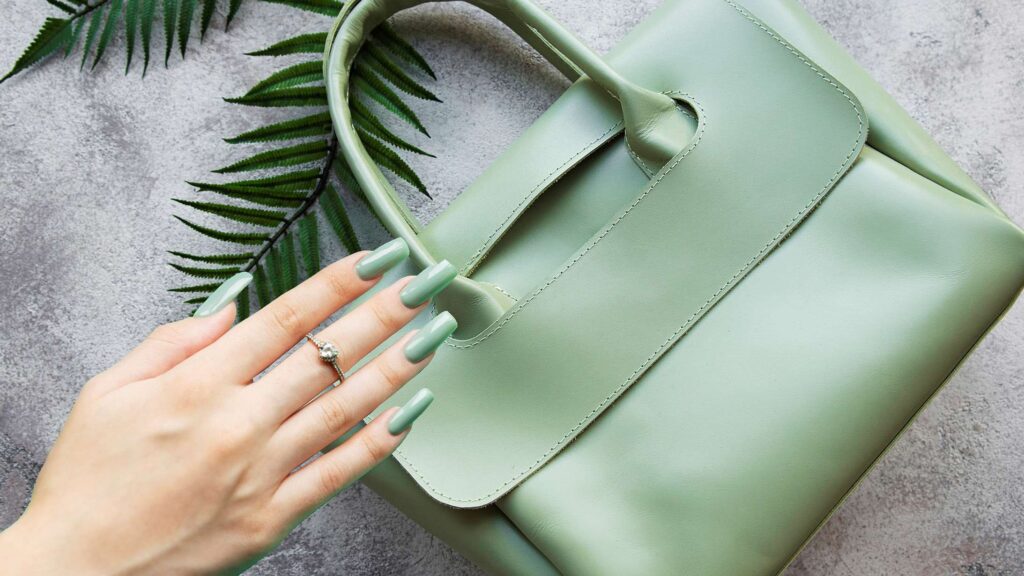 Sustainable Handbags: Why Eco-Friendly Alternatives are Gaining Popularity